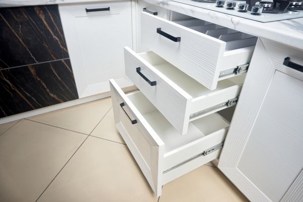 Drawer Pull Installation in Clover