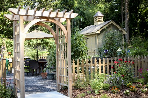 Trellis Mounting in Clover